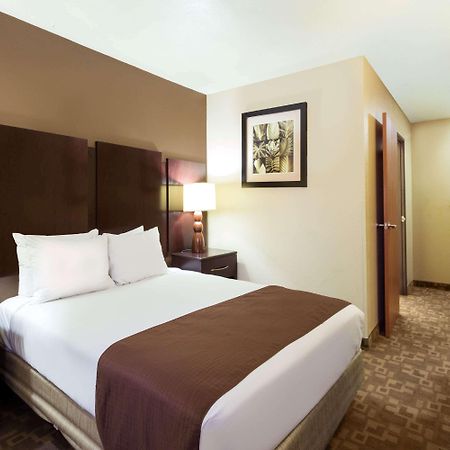 Super 8 By Wyndham Chandler Phoenix Bagian luar foto