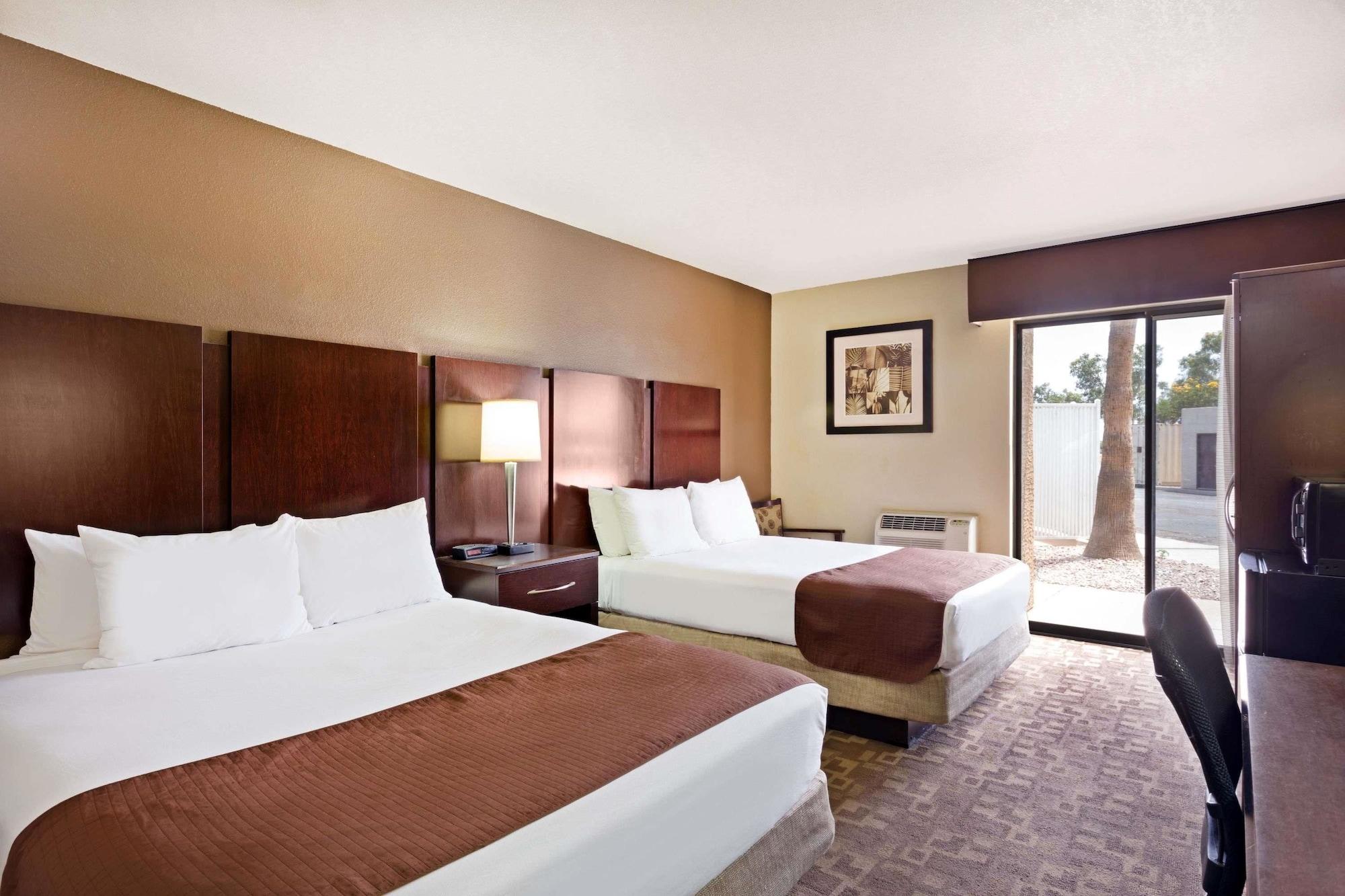 Super 8 By Wyndham Chandler Phoenix Bagian luar foto