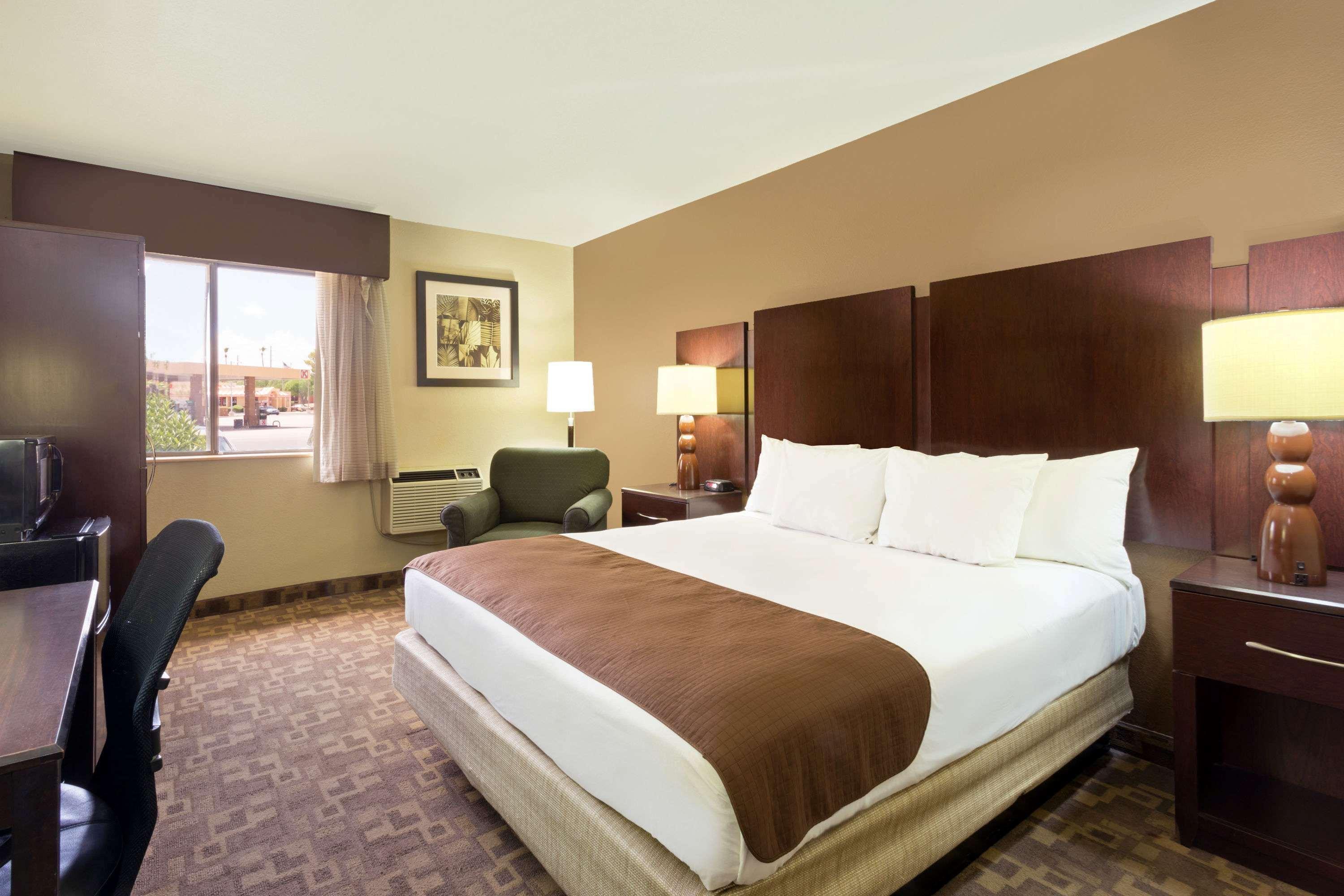 Super 8 By Wyndham Chandler Phoenix Bagian luar foto