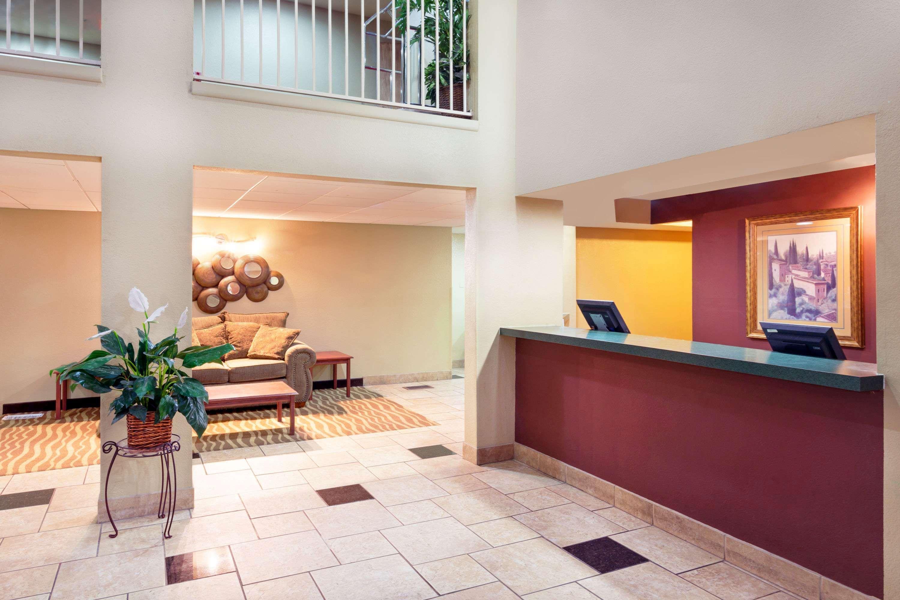 Super 8 By Wyndham Chandler Phoenix Bagian luar foto
