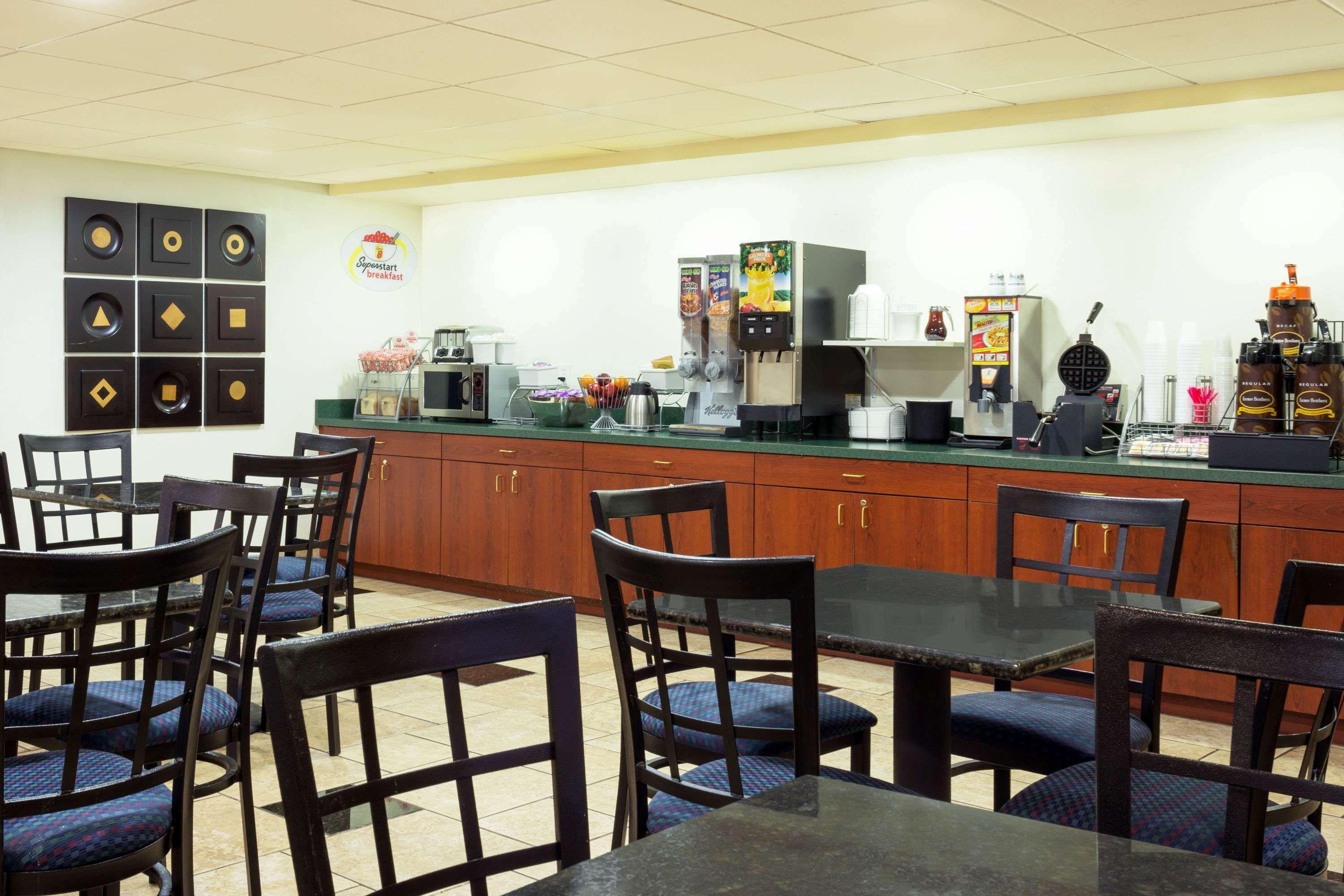 Super 8 By Wyndham Chandler Phoenix Bagian luar foto