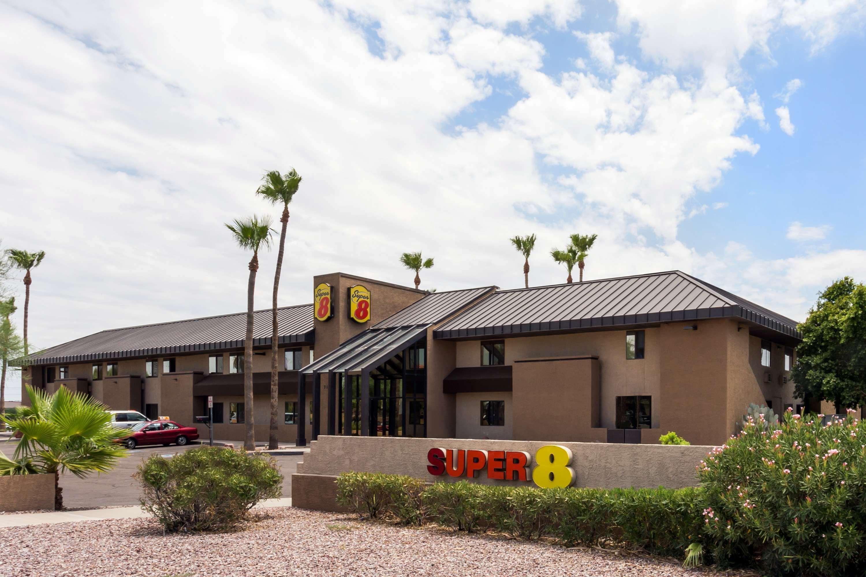Super 8 By Wyndham Chandler Phoenix Bagian luar foto